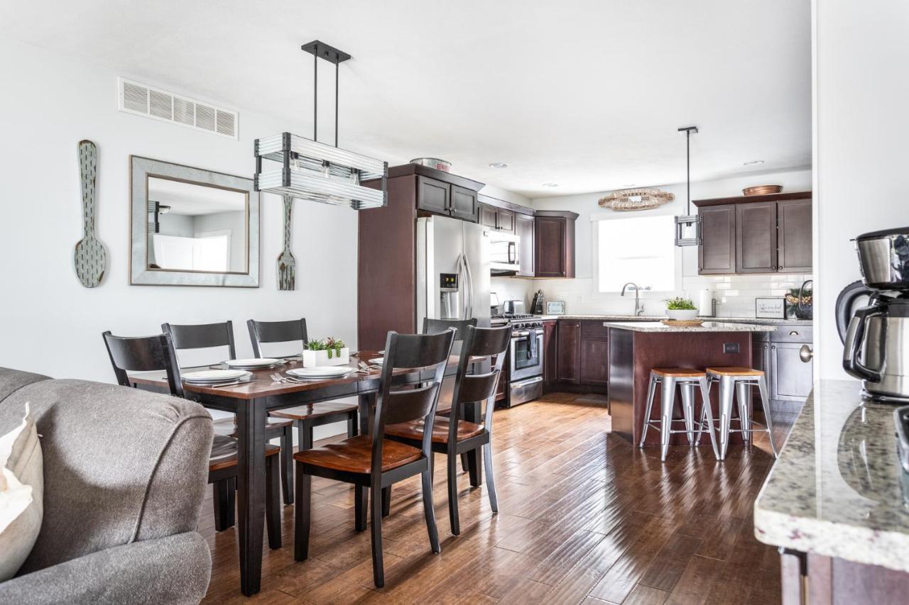 Hébergement de vacances “hygge” 3bdr Townhouse, Close To Beach, Park & Wineries!